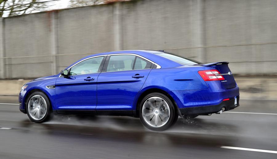  Ford Taurus SHO 2013 года  (фото 46 из 56)